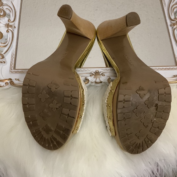 BCBGIRLS Metallic sandals w/bead detail Size 8 - Picture 5 of 16